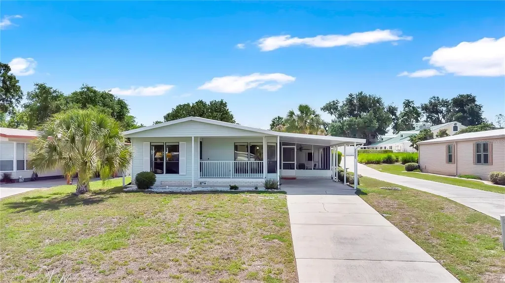 32520 W Golf Court Leesburg FL 34748
