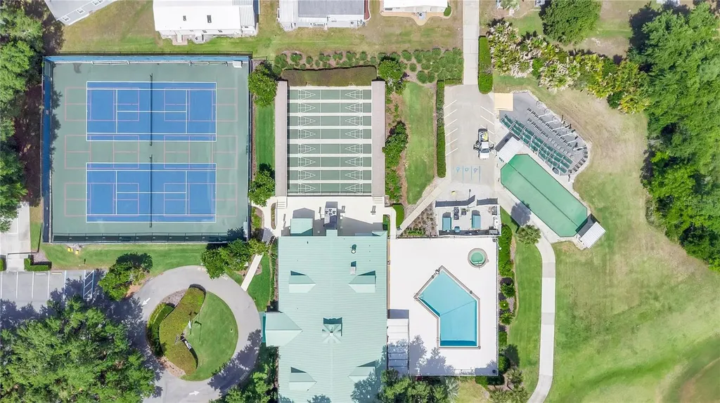 32520 W Golf Court Leesburg FL 34748