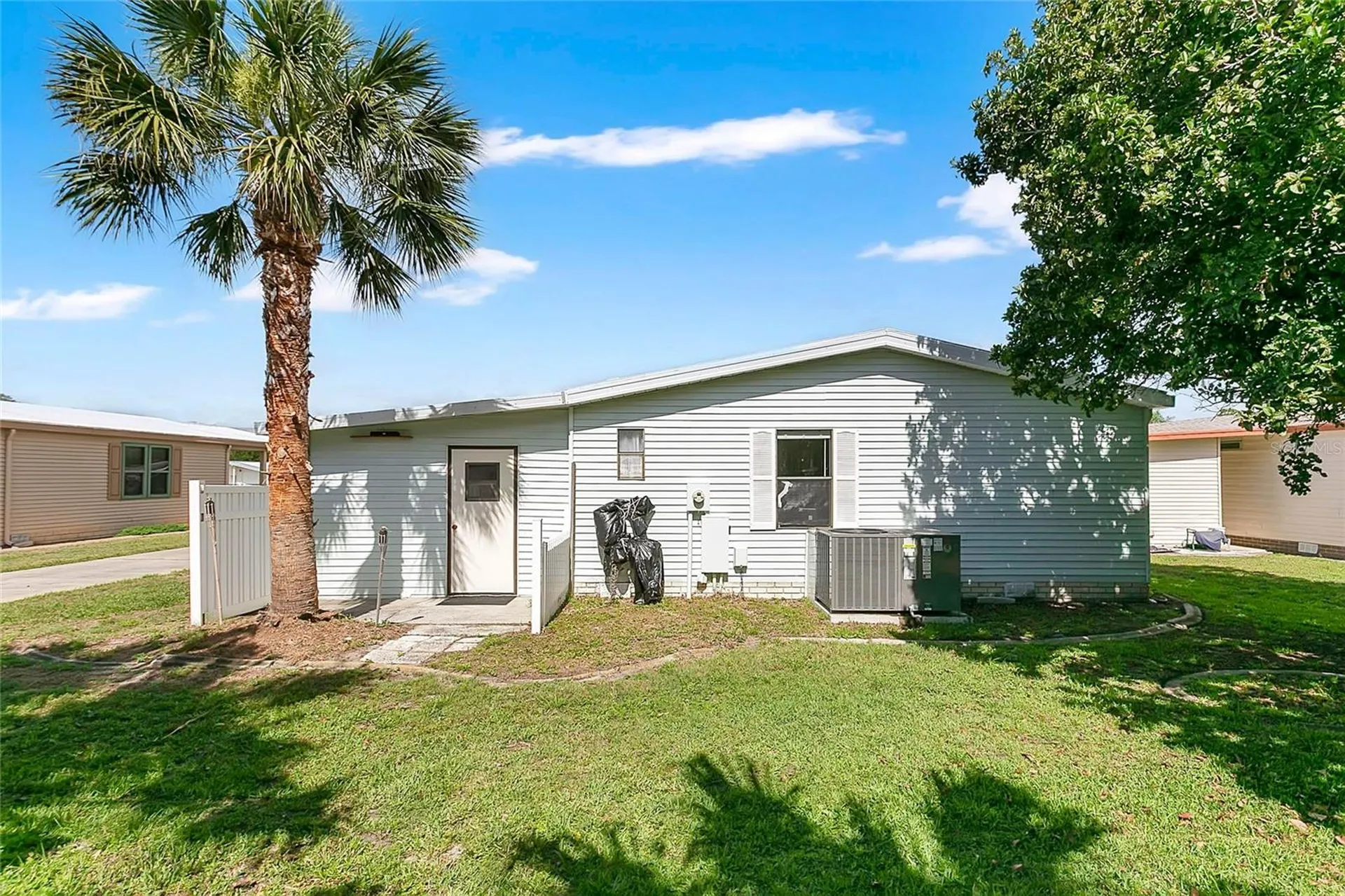 32520 W Golf Court Leesburg FL 34748