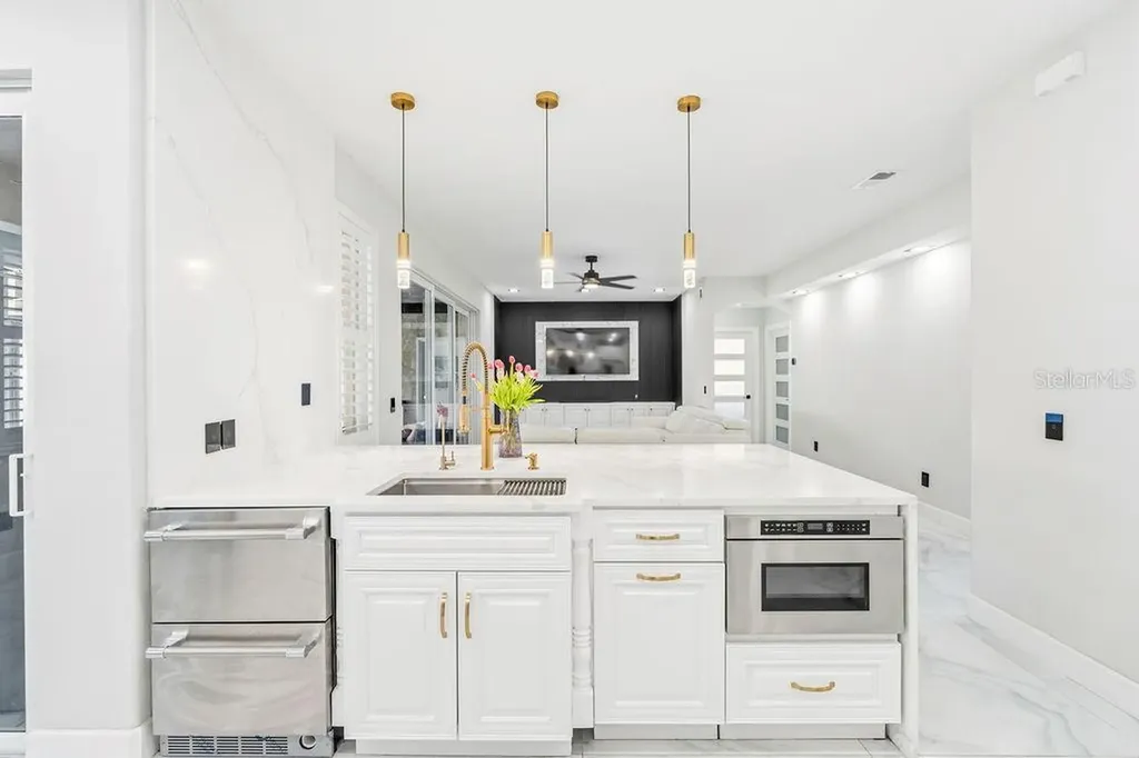 811 Sandcastle Circle Brandon FL 33511