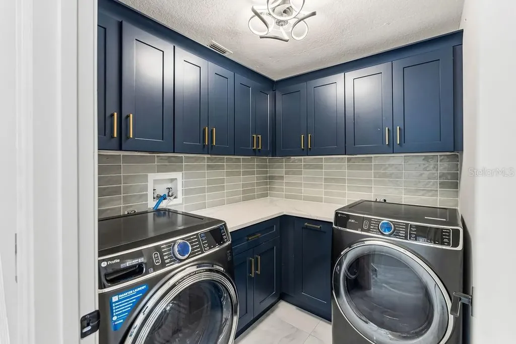 811 Sandcastle Circle Brandon FL 33511