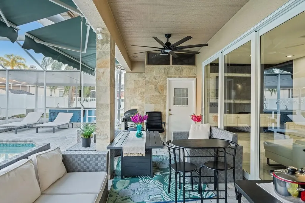 811 Sandcastle Circle Brandon FL 33511