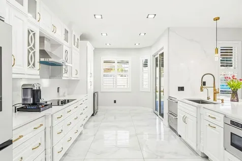 811 Sandcastle Circle Brandon FL 33511
