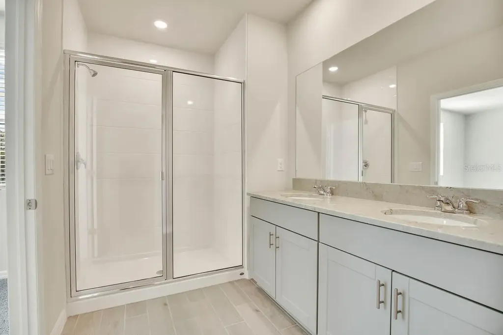 1758 Woodleaf Hammock Court Bradenton FL 34211