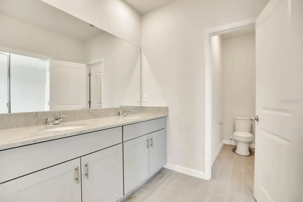 1758 Woodleaf Hammock Court Bradenton FL 34211
