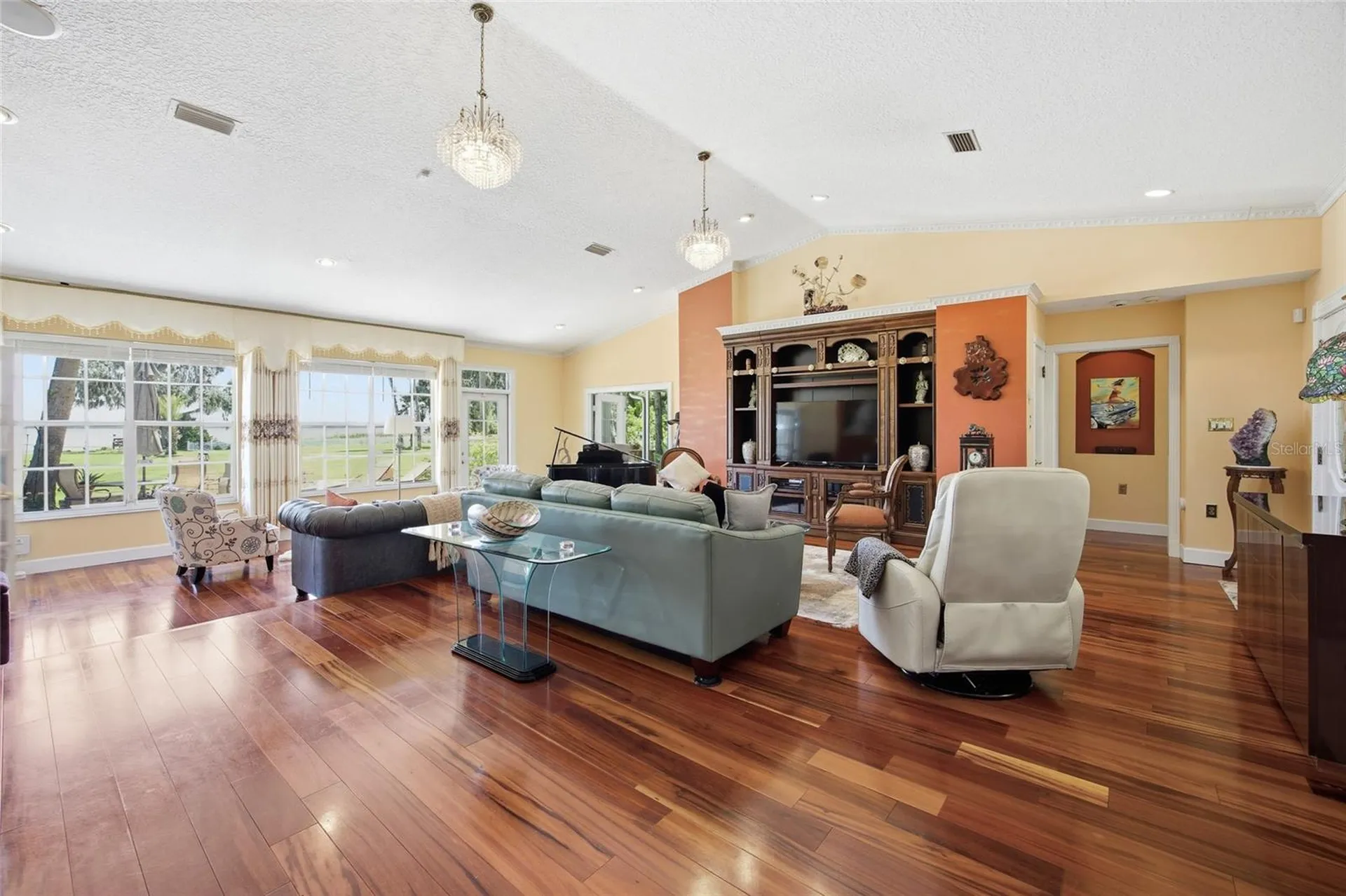 1100 N Palmetto Street Leesburg FL 34748