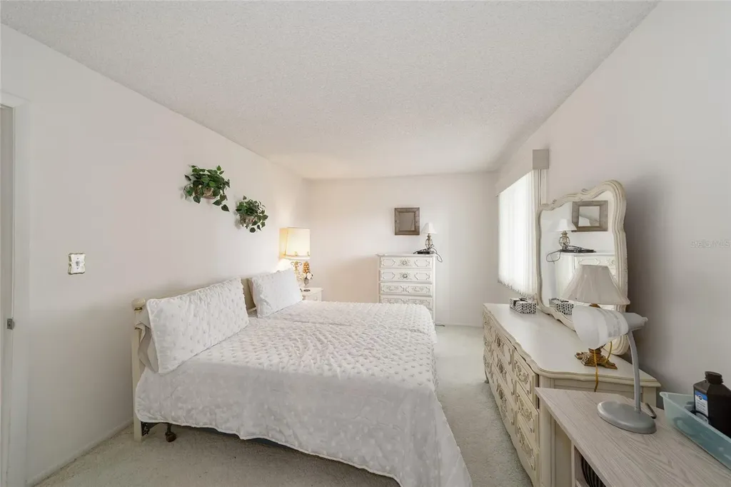 557 Midway Drive Ocala FL 34472