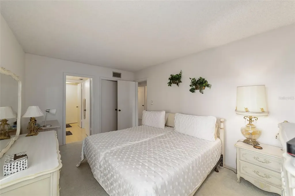 557 Midway Drive Ocala FL 34472