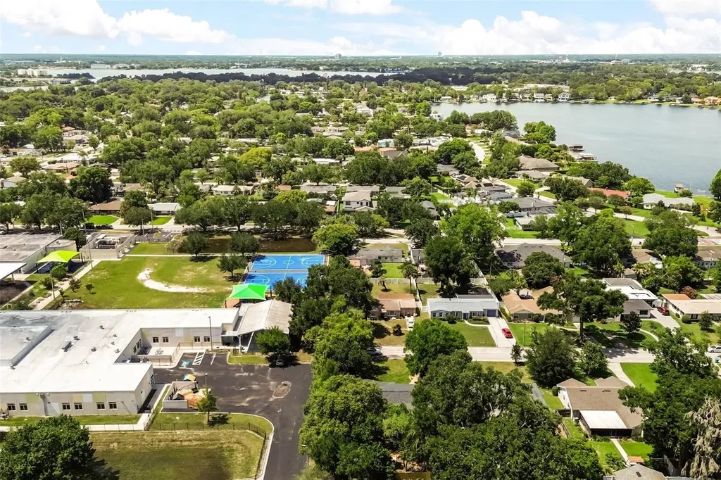 1348 Radclyffe Road Orlando FL 32804