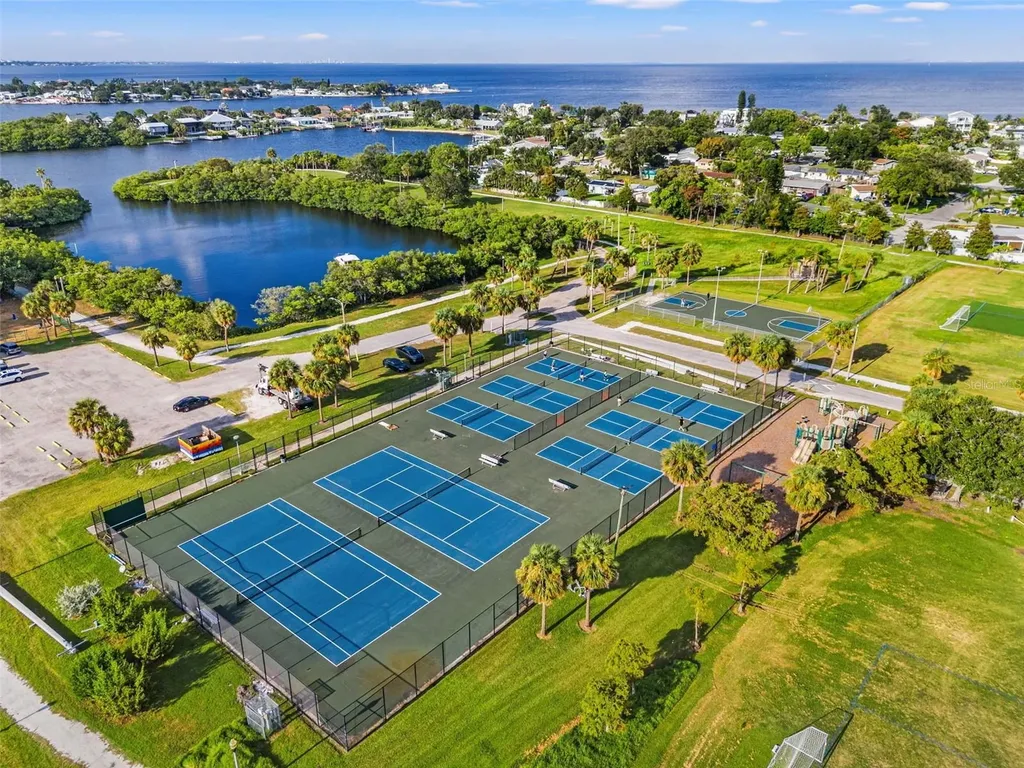 101 40th Avenue SE St Petersburg FL 33705