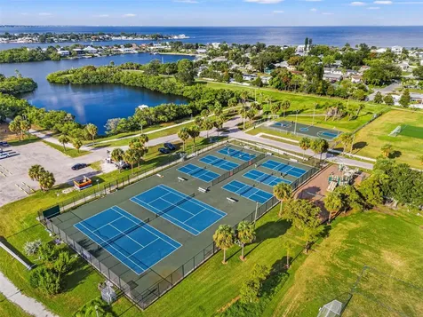 101 40th Avenue SE St Petersburg FL 33705
