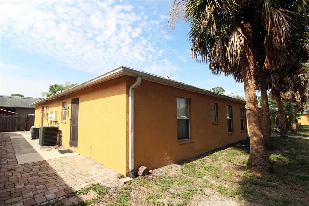 864 Hand Avenue Sarasota FL 34232