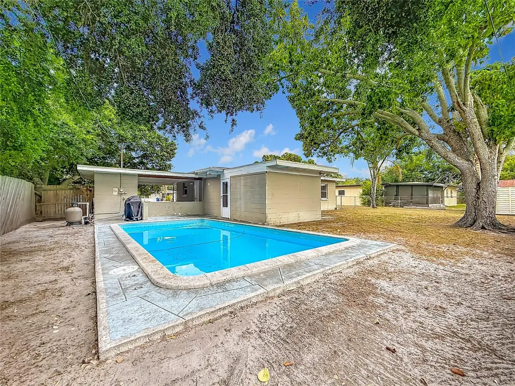 3260 56th Street N St Petersburg FL 33710