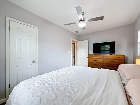 3260 56th Street N St Petersburg FL 33710