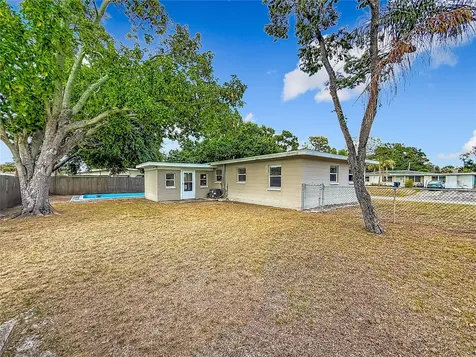3260 56TH Street N St Petersburg FL 33710
