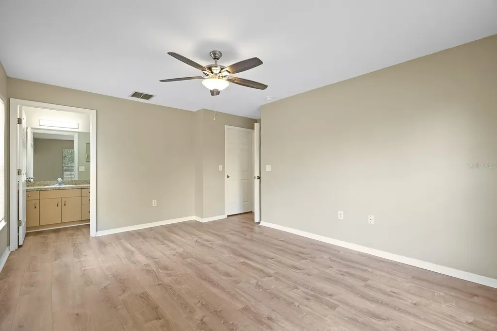 2106 Pleasant View Avenue Ruskin FL 33570