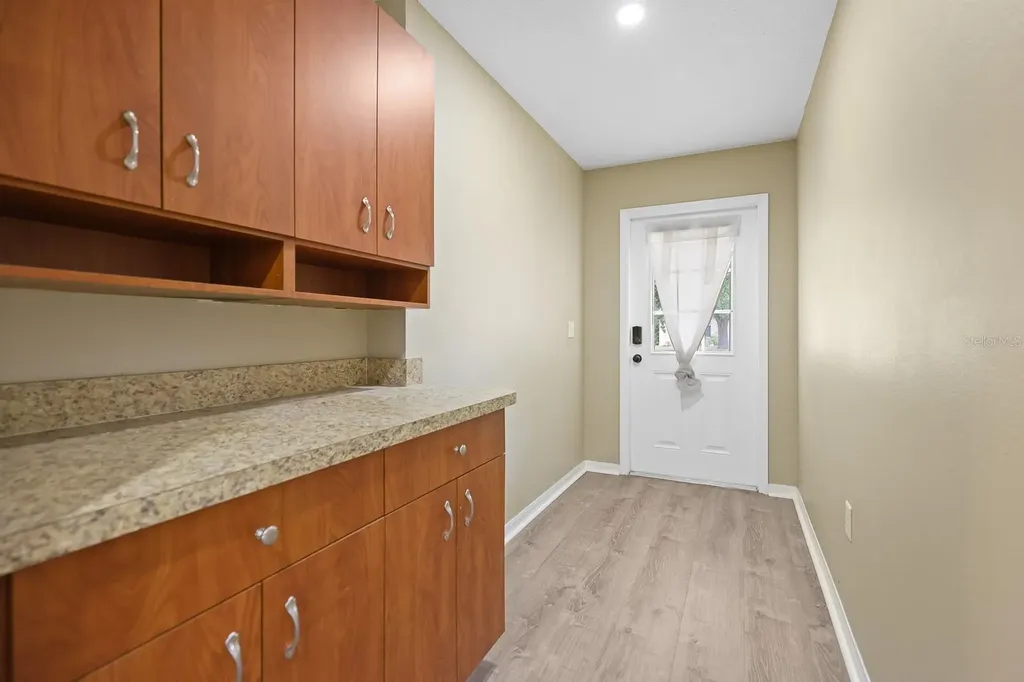 2106 Pleasant View Avenue Ruskin FL 33570