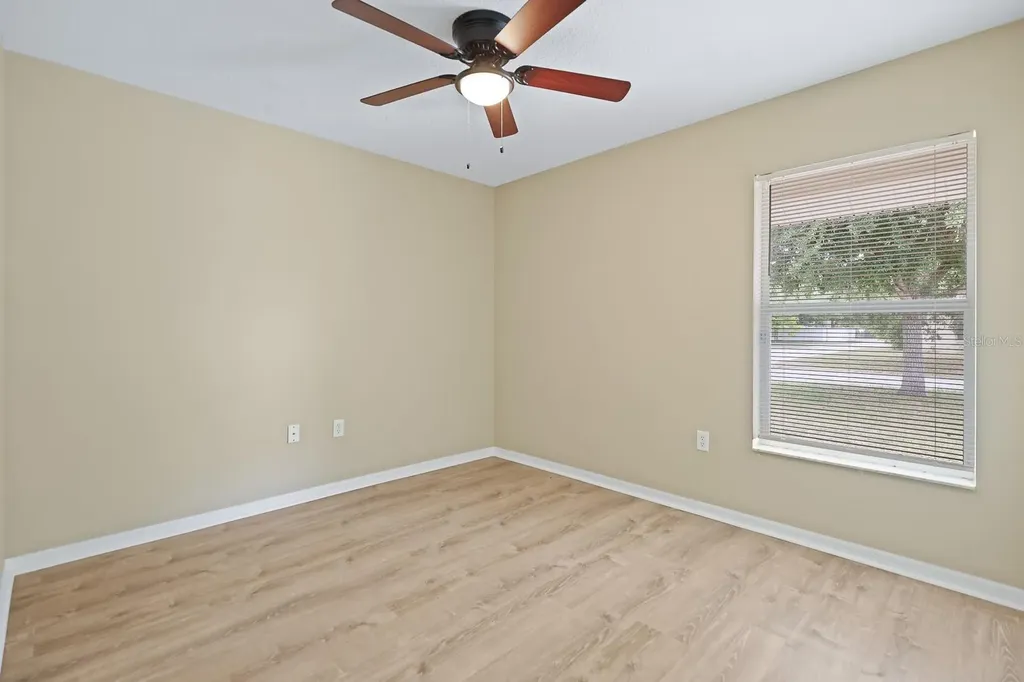 2106 Pleasant View Avenue Ruskin FL 33570