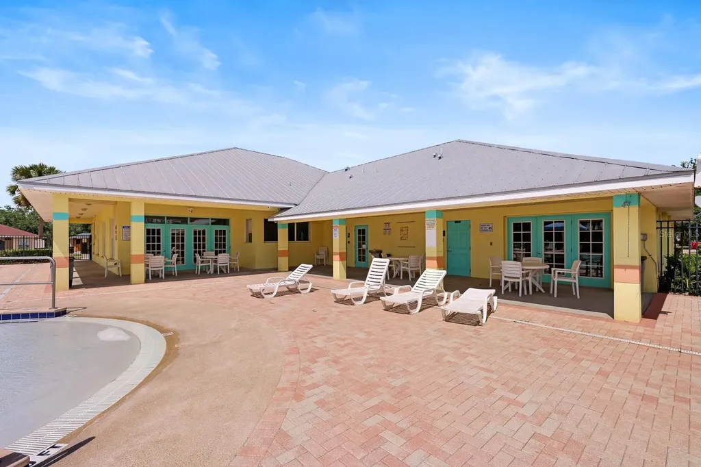 2106 Pleasant View Avenue Ruskin FL 33570