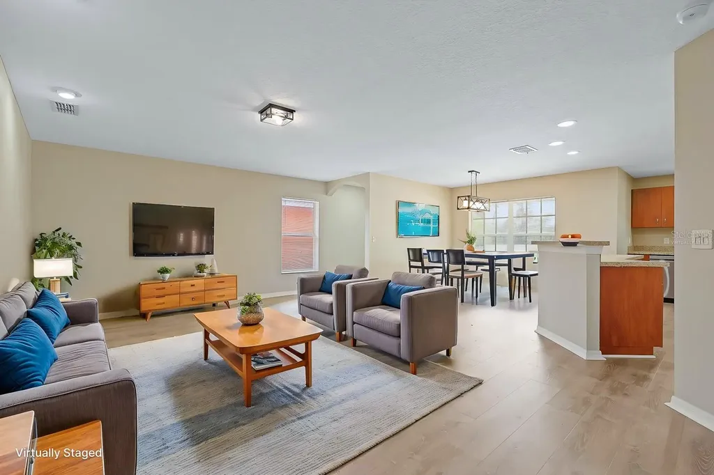 2106 Pleasant View Avenue Ruskin FL 33570