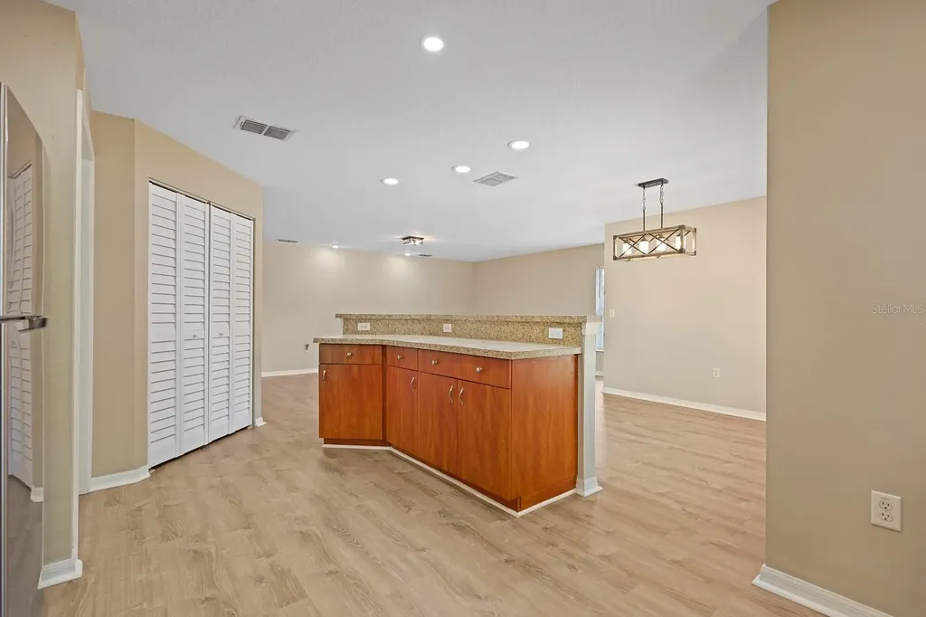 2106 Pleasant View Avenue Ruskin FL 33570