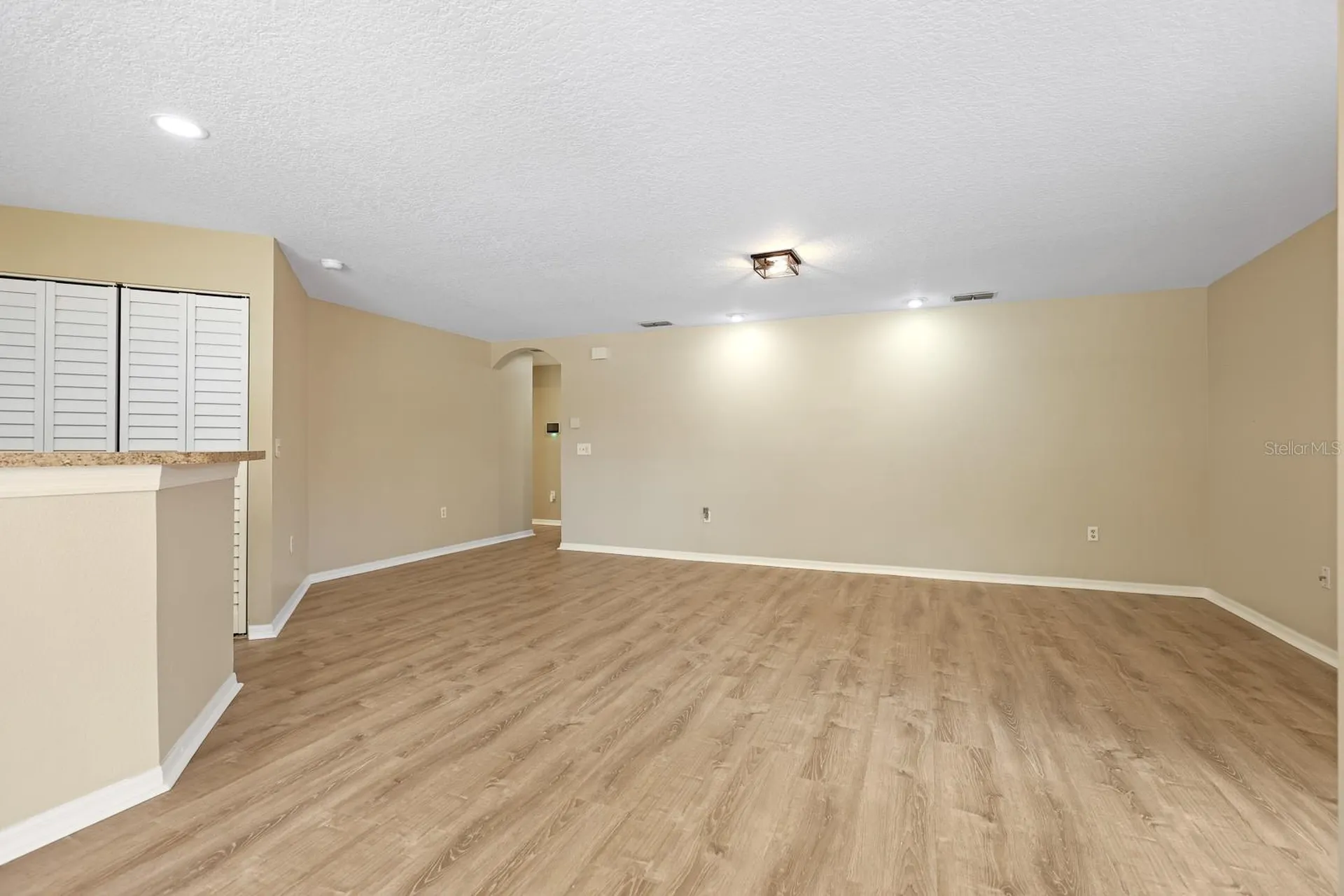 2106 Pleasant View Avenue Ruskin FL 33570