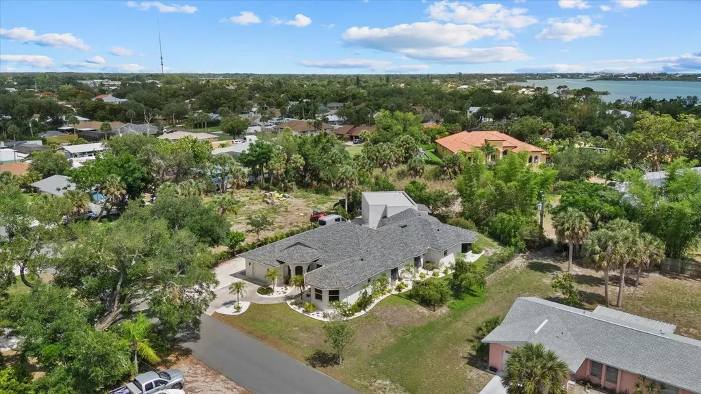613 Indiana Avenue Nokomis FL 34275