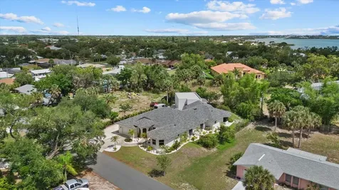 613 Indiana Avenue Nokomis FL 34275