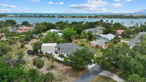 613 Indiana Avenue Nokomis FL 34275