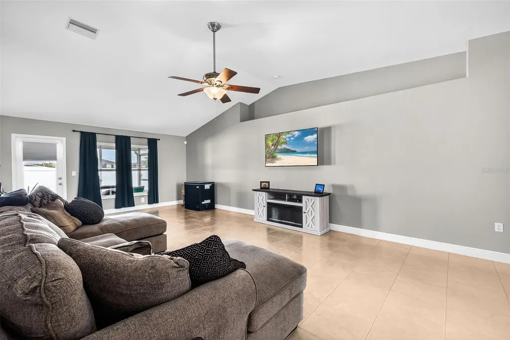 1417 NW 16th Place Cape Coral FL 33993