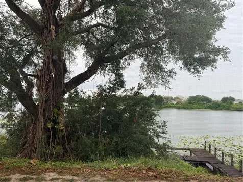 702 Country Lane NE Winter Haven FL 33881