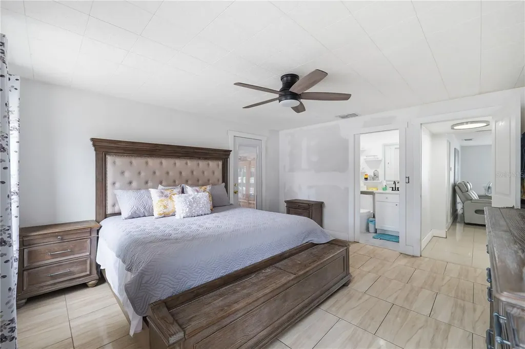 1309 W Arctic Street Tampa FL 33604
