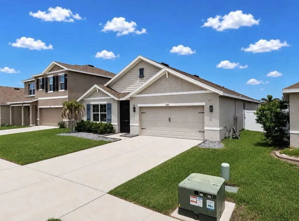 13912 Smiling Daisy Place Riverview FL 33579