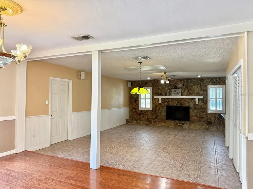 2523 Krueger Lane Tampa FL 33618