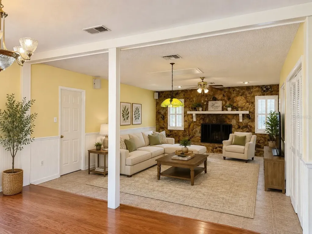 2523 Krueger Lane Tampa FL 33618