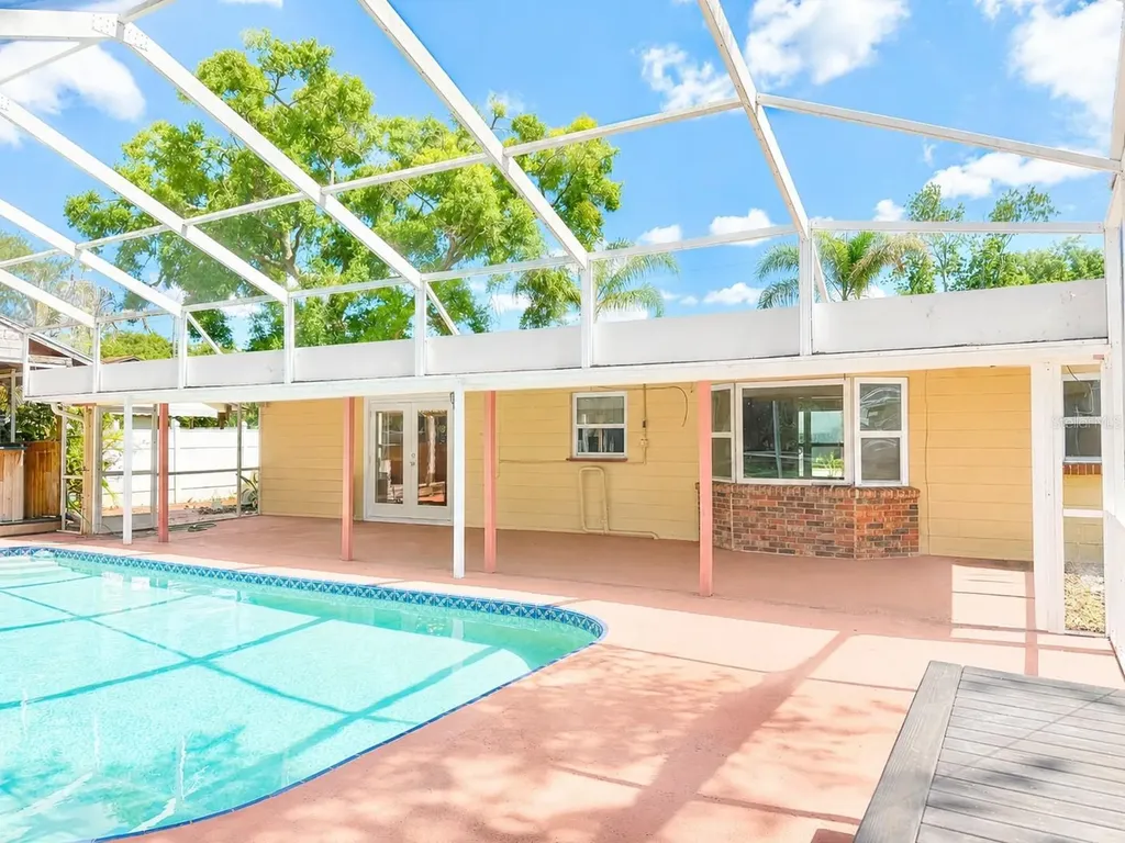 2523 Krueger Lane Tampa FL 33618