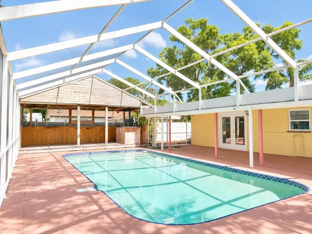 2523 Krueger Lane Tampa FL 33618