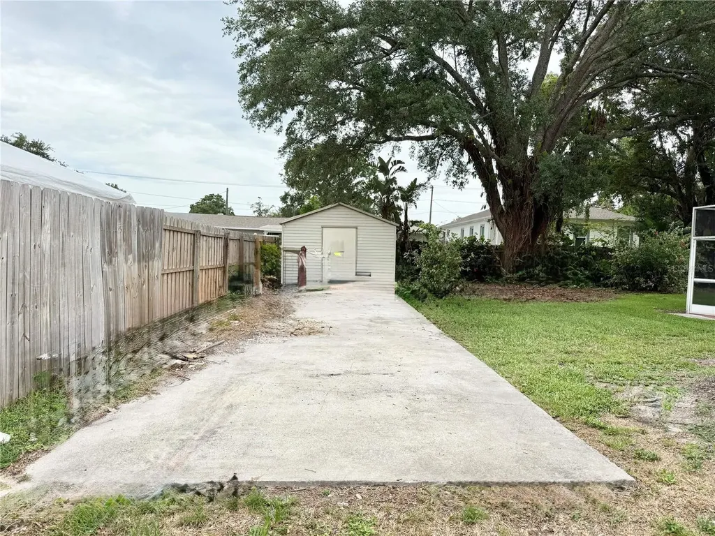 2523 Krueger Lane Tampa FL 33618