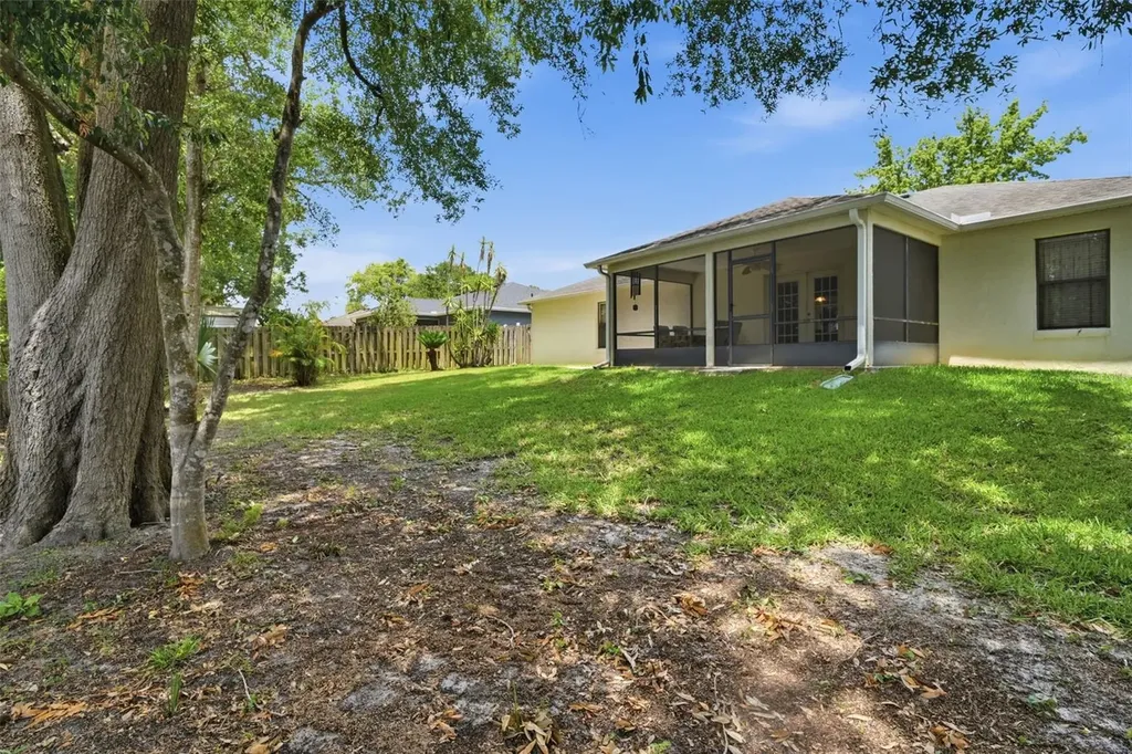 812 Benton Lake Drive S Deland FL 32724