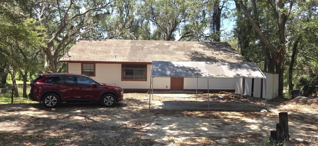 4322 Casaurina Road Lady Lake FL 32159