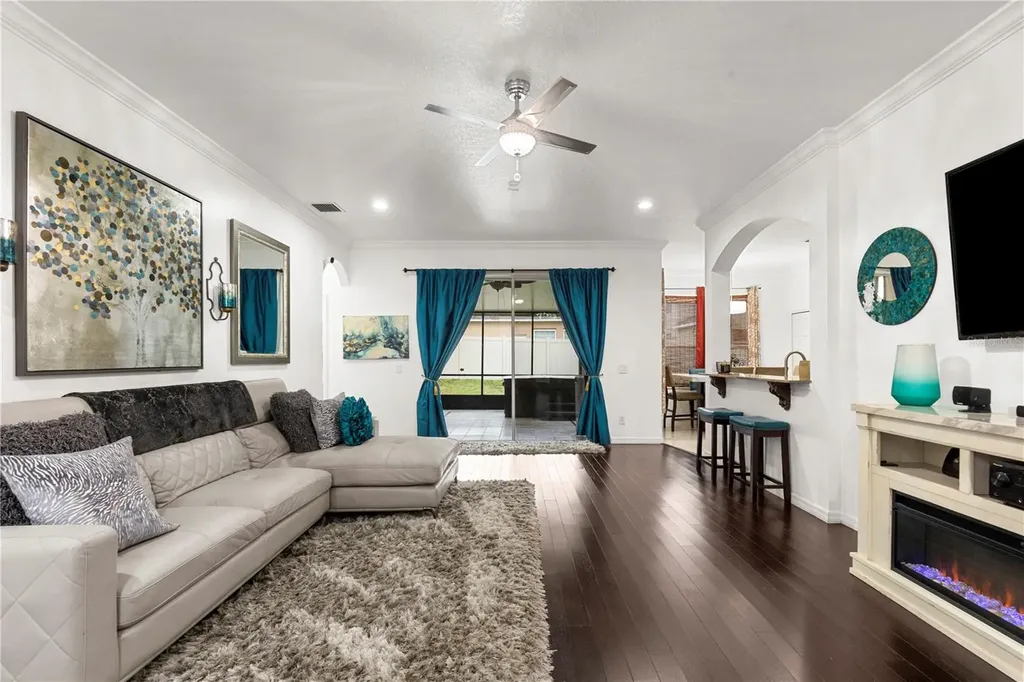 6932 Gray Catbird Loop Wesley Chapel FL 33545