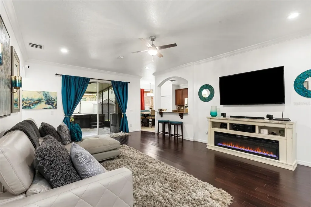 6932 Gray Catbird Loop Wesley Chapel FL 33545