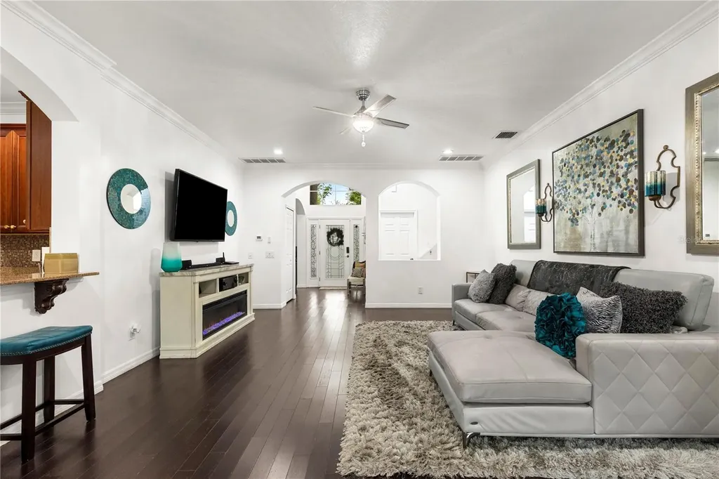 6932 Gray Catbird Loop Wesley Chapel FL 33545