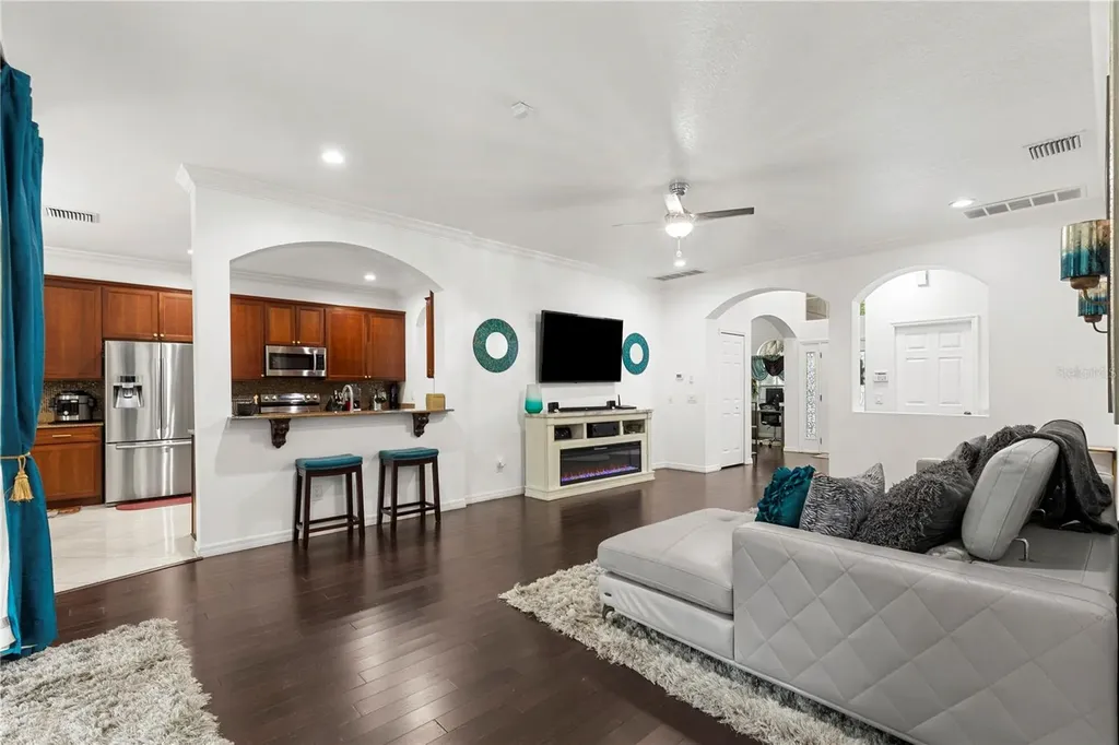 6932 Gray Catbird Loop Wesley Chapel FL 33545