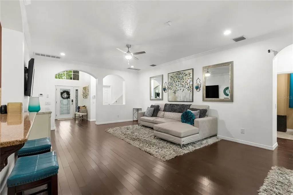 6932 Gray Catbird Loop Wesley Chapel FL 33545