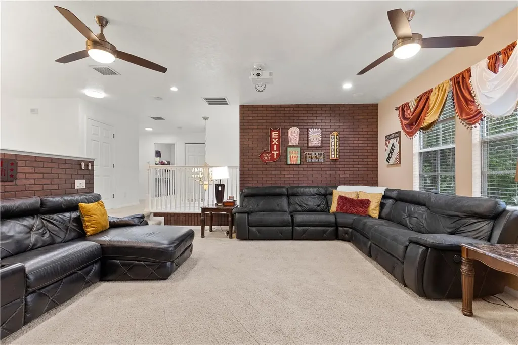 6932 Gray Catbird Loop Wesley Chapel FL 33545