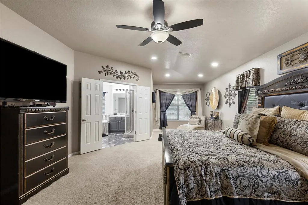 6932 Gray Catbird Loop Wesley Chapel FL 33545