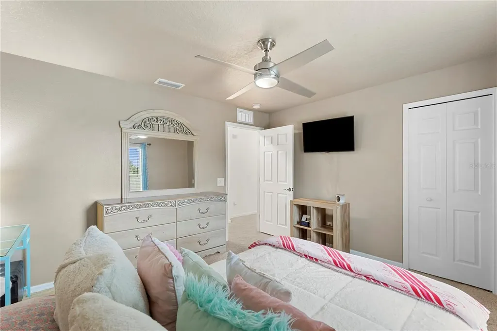 6932 Gray Catbird Loop Wesley Chapel FL 33545