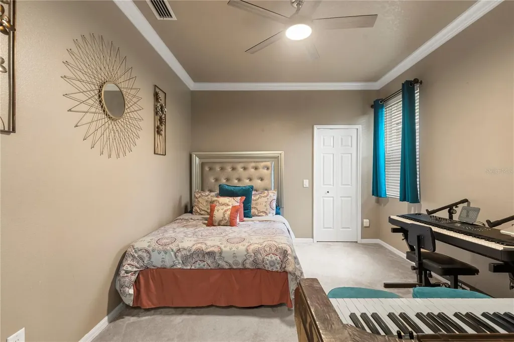 6932 Gray Catbird Loop Wesley Chapel FL 33545