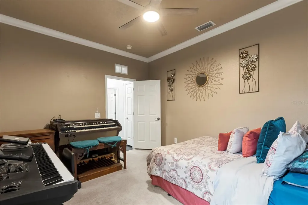 6932 Gray Catbird Loop Wesley Chapel FL 33545